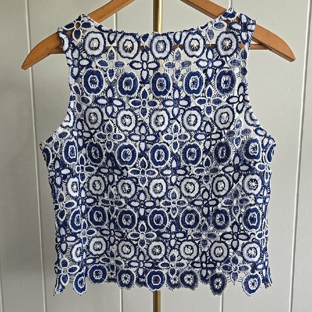 BB Dakota Navy and White Floral Lace Tank Top - Picture 3 of 8